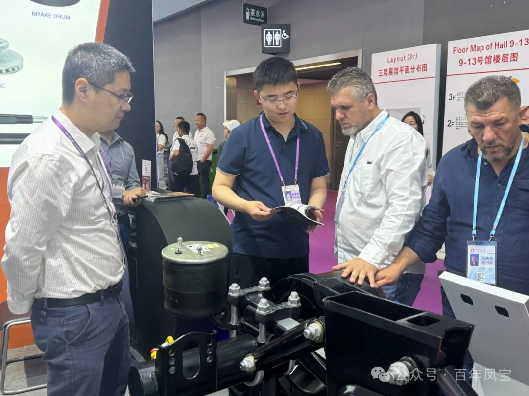 积极应对关税挑战 精准布局新兴市场——2UP.IO(中国)重科参加137届广交会